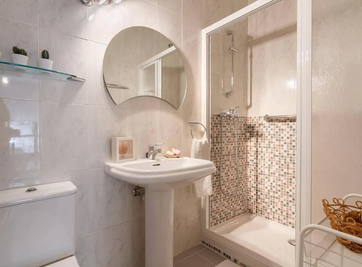 Vivienda Turistica De Prestancia En Castanos, Bilbao Apartment